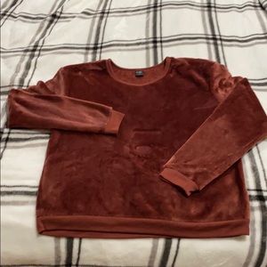 Super soft and comfortable sweater/ loungewear.